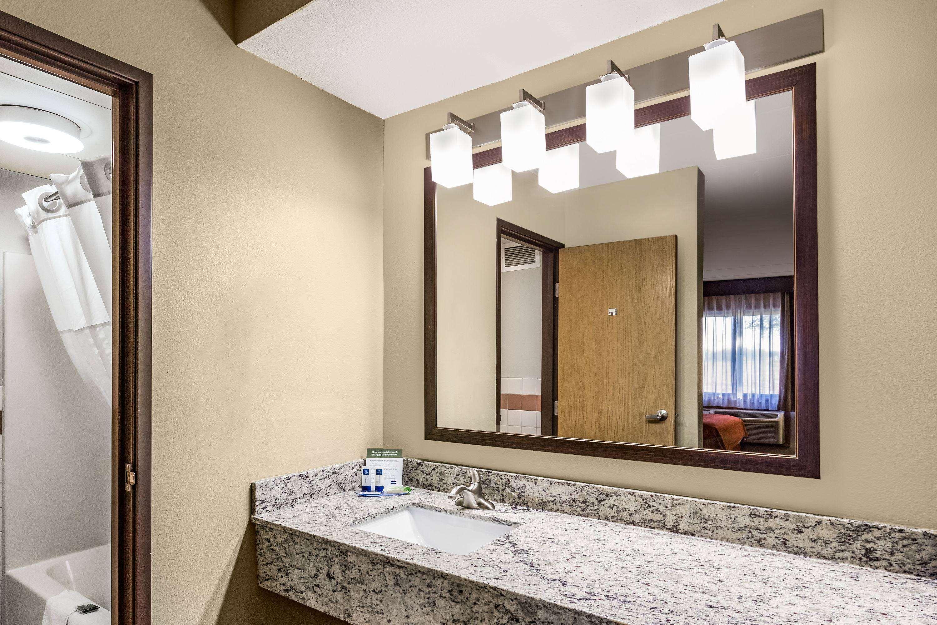 Americinn By Wyndham Blue Earth Buitenkant foto
